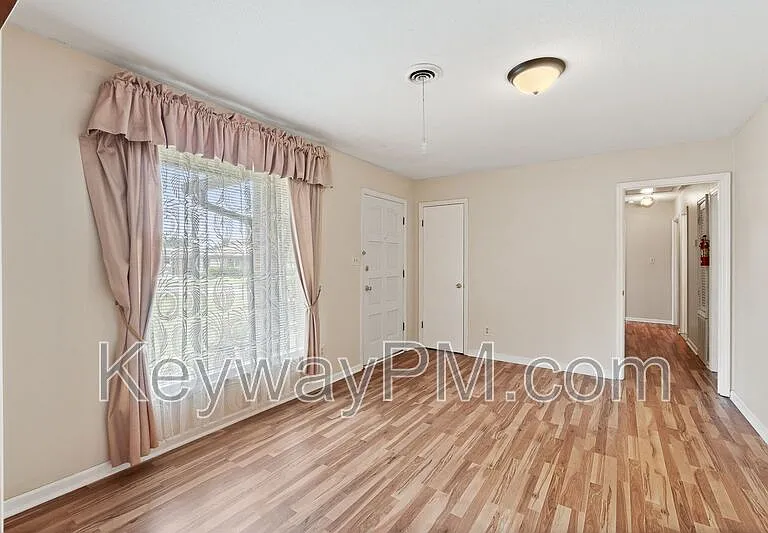4537 Shawnee Rd — Photo 4