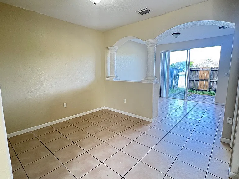 2819 SE 15th Rd — Photo 8