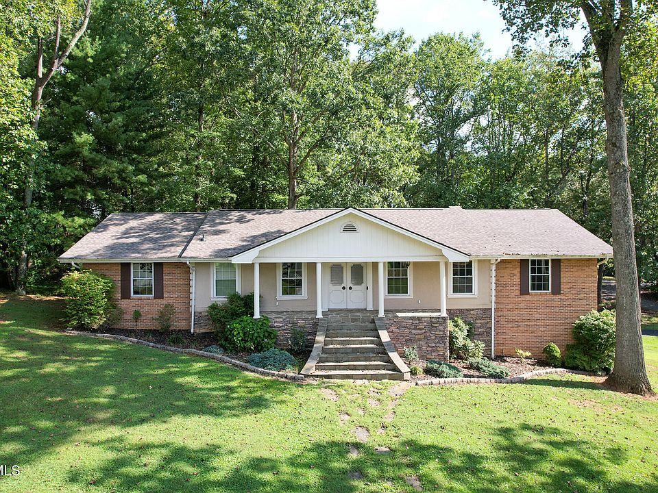 1st image of 96 Woodcrest Dr