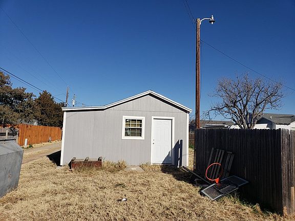 3rd image of 901 Patton Dr