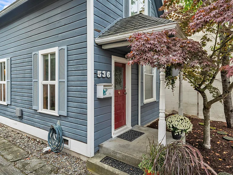 536 Bell St — Photo 19