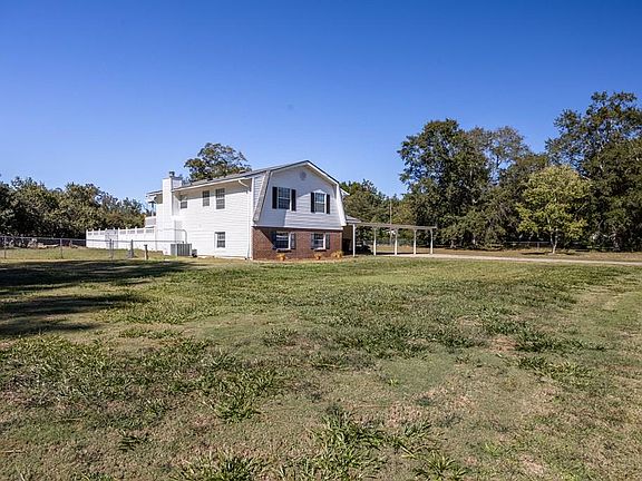 2nd image of 6101 Dogwood Cir