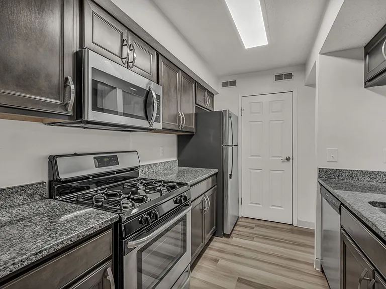 Gold Townhome w/ Granite Countertops