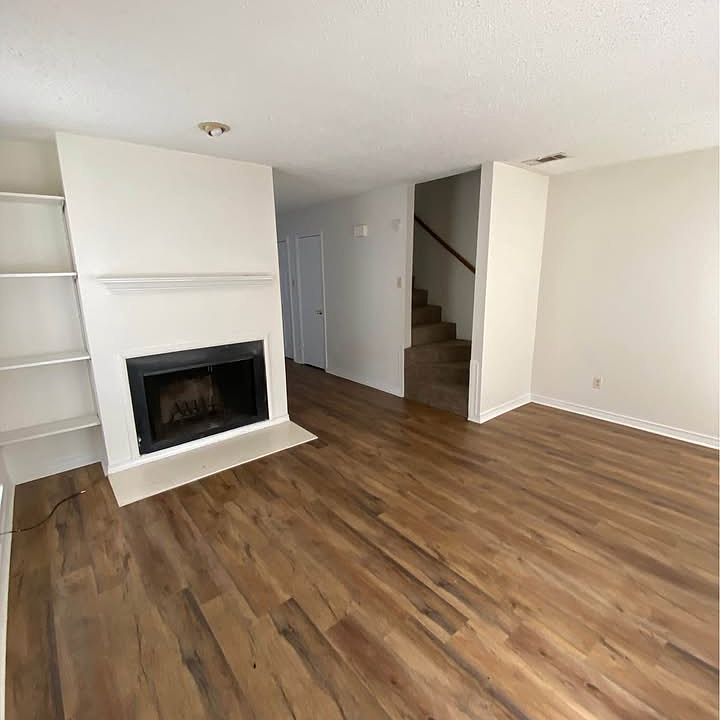 1st image of 824 Rue Rochelle