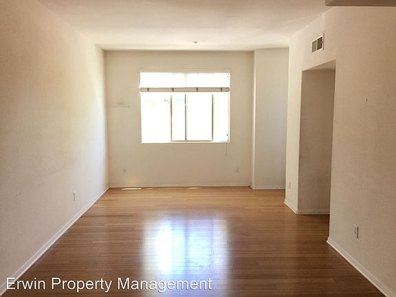4th image of 2525 Cranston Dr Unit 3