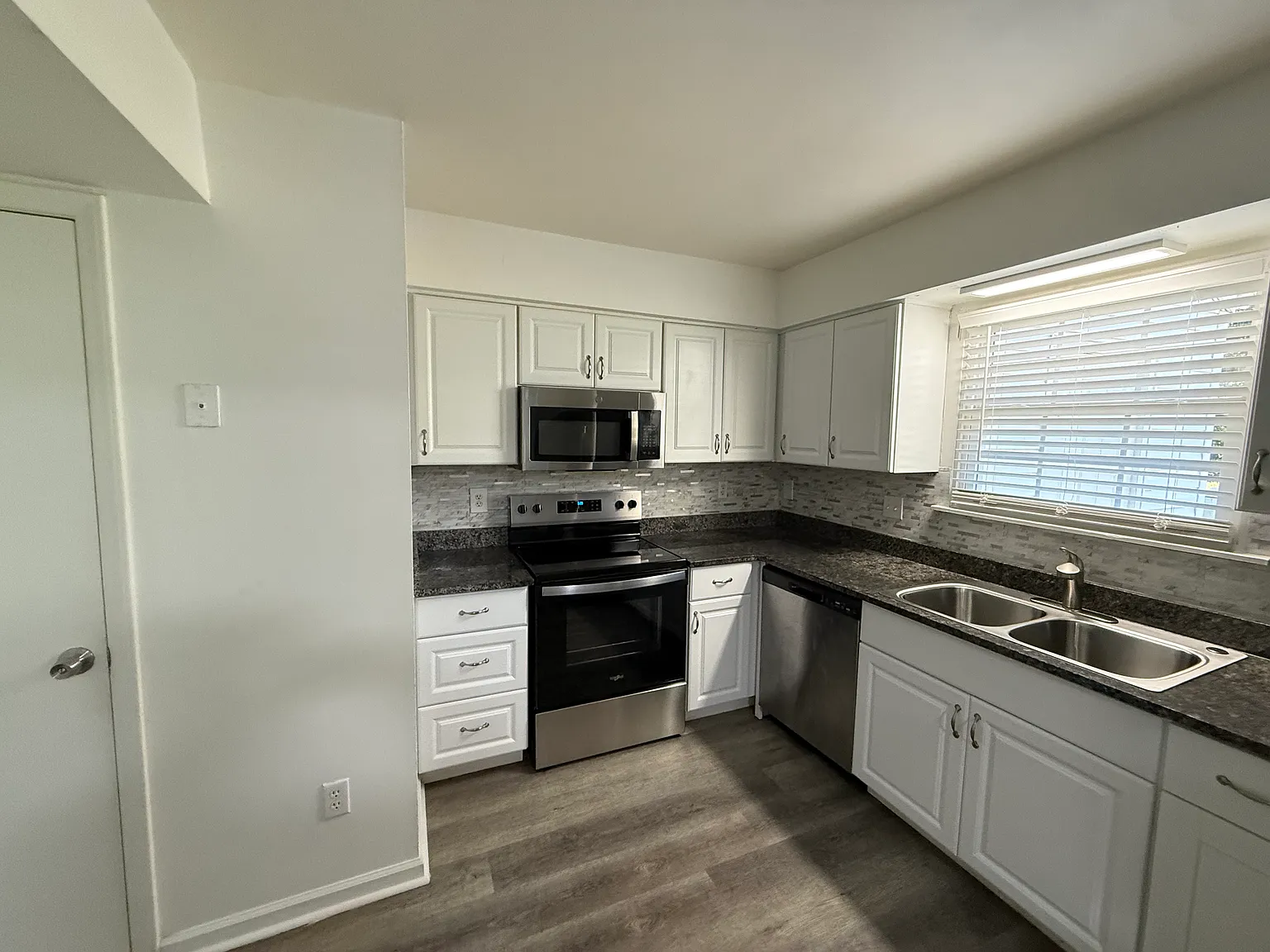 8526 Castle Pine Ct — Photo 1