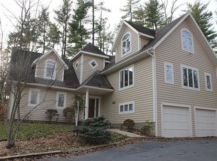 8495 Lavelle Rd, Athens, OH 45701