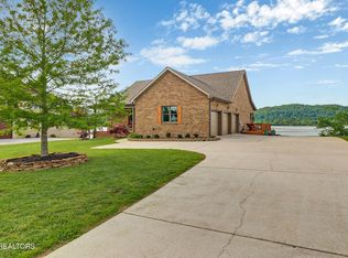 514 Emory River Rd, Harriman, TN 37748