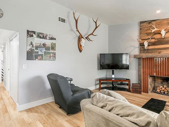 5th image of 8385 Alaterna Ct