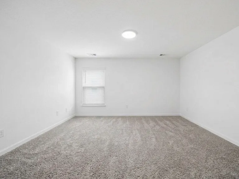 17747 Pleasantview Blvd — Photo 9