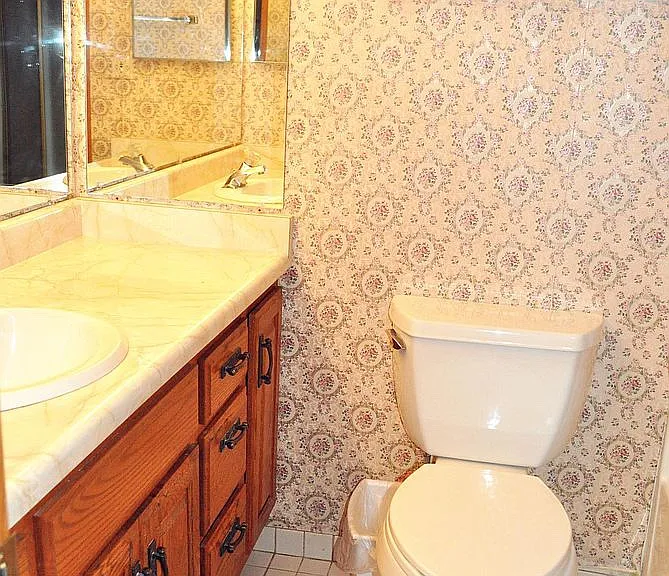 220 Broadway Ave S #1111 — Photo 8