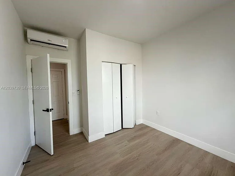2425 SW 6th St #17 — Photo 4