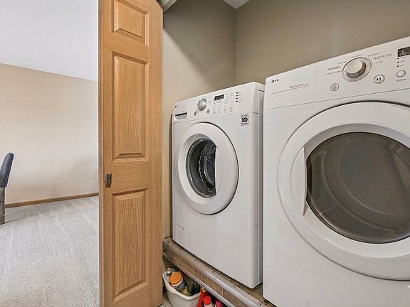 4th image of 3321 Berwood Ct W #3321