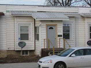 219 8th St, Sheldon, IA 51201