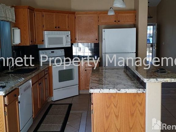 5th image of 1002 S Sinova Cir