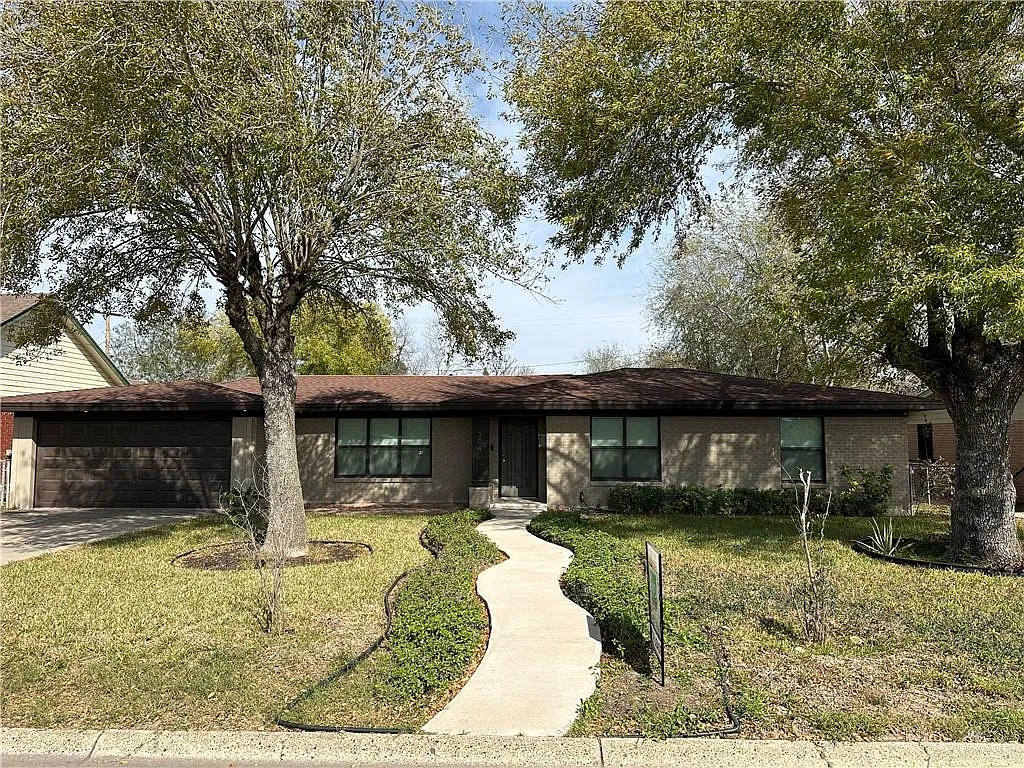 3 bed, 2.5 bath, 1460 sqft, $1,825 — Photo 1