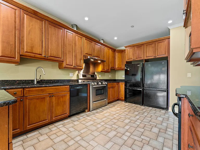 5533 Lincoln Ave — Photo 5