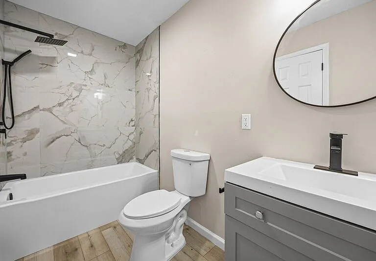 Holcomb Village Apartments — Photo 17