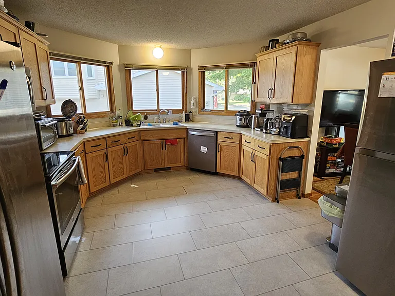 5140 Cottonwood Ln N — Photo 15