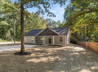 1922 Fender Ln, Lancaster, SC 29720