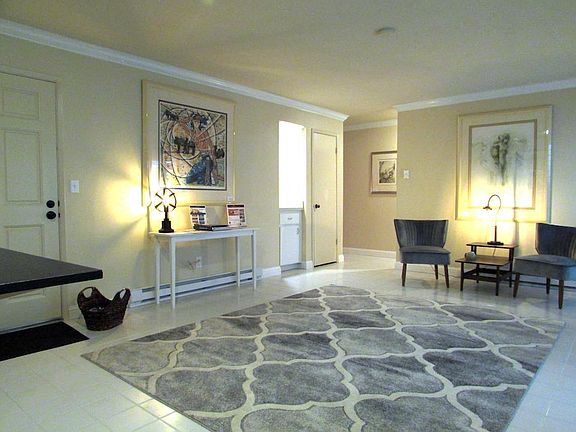 2nd image of 1919 Alameda De Las Pulgas APT 113