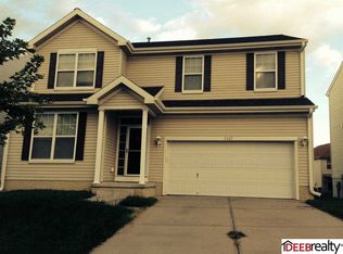 7427 N 108th St, Omaha, NE 68122