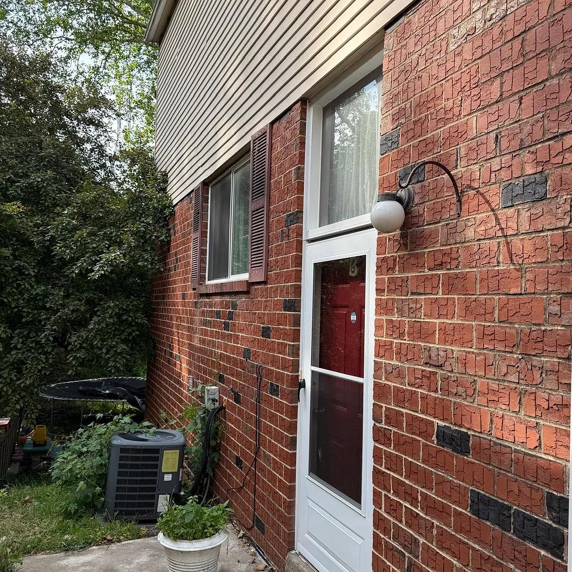 2 bed, 2.5 bath, 1664 sqft, $2,350 — Photo 1