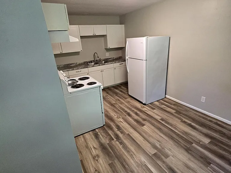 473 Frances Dr NW #B — Photo 3