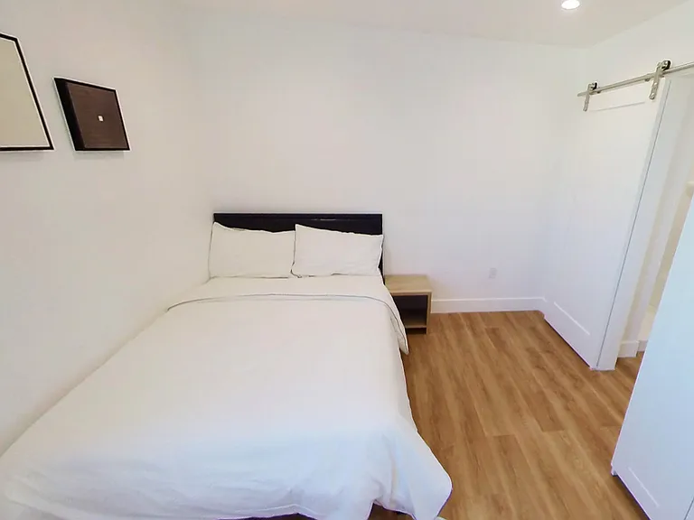 1607 W 35th Pl — Photo 37