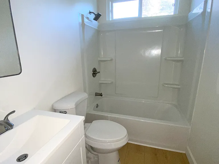 1905 S Oxford Ave #12 — Photo 11