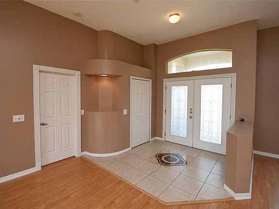 5th image of 12 Patchogue Pl