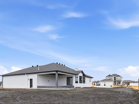 4th image of 927 50th Ave W
