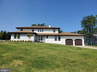 2 Cresthill Ct, Voorhees, NJ 08043