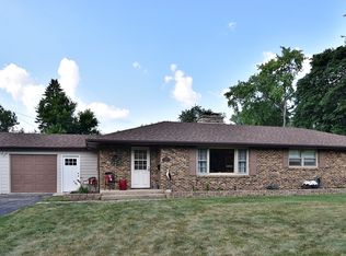 1529 Kenilworth Pl, Aurora, IL 60506