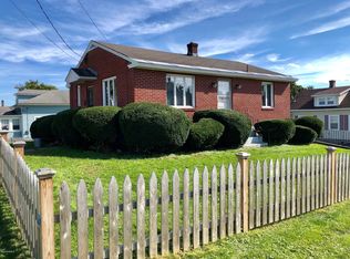 38 Acorn St, Pittsfield, MA 01201