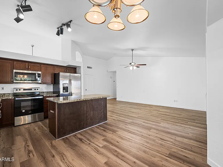 1331 N Kingston St — Photo 14