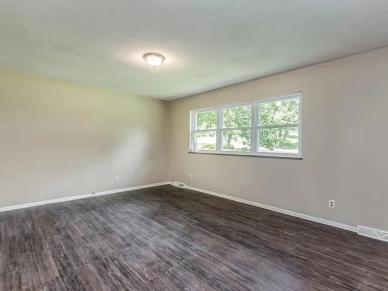 405 E Kings Gate Rd — Photo 12