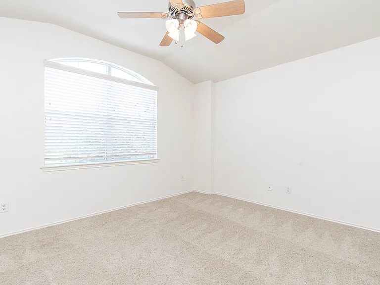 4902 Selenite Ct — Photo 24