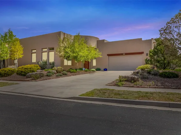 4 Grasslands Trl, Santa Fe, NM 87508