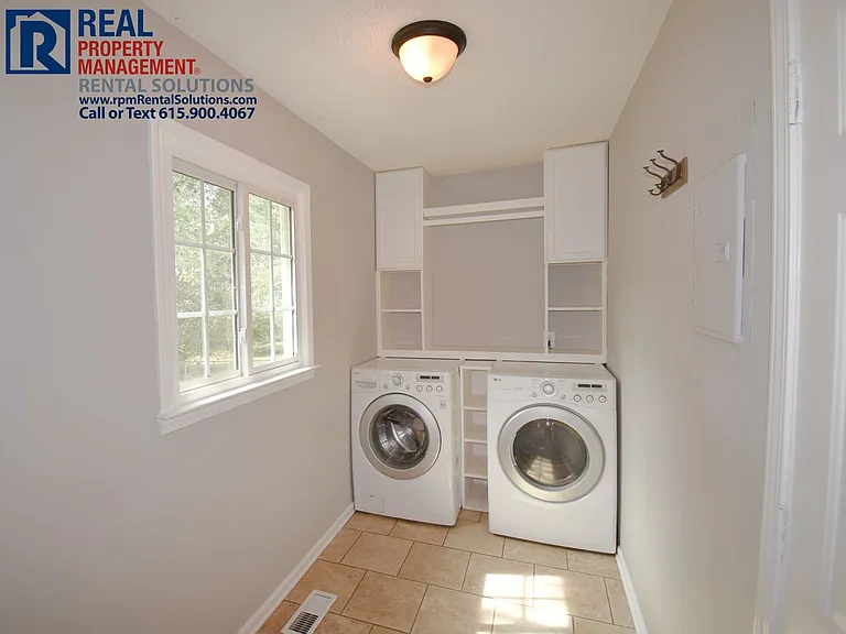 1506 Belle Oaks Dr — Photo 11