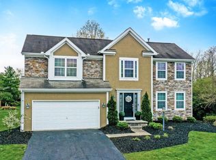 7882 Maple Run Ln, Powell, OH 43065