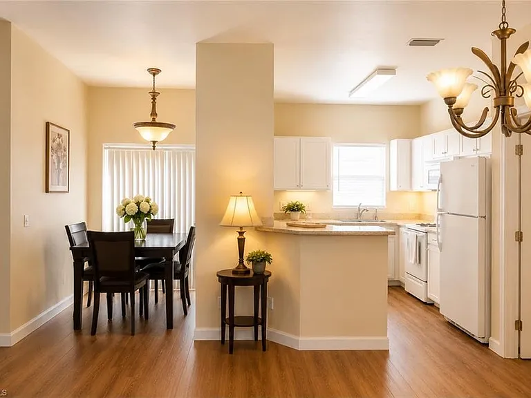10710 San Tropez Cir — Photo 2