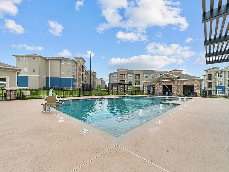 Cross Timbers Apartments — Photo 27