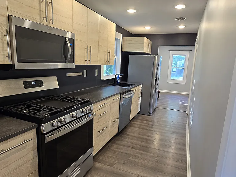 2818 Draper St SE — Photo 6