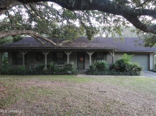3820 Wildwood Rd, Moss Point, MS 39562