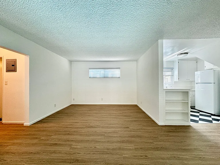 934 N Gardner St #6 — Photo 6