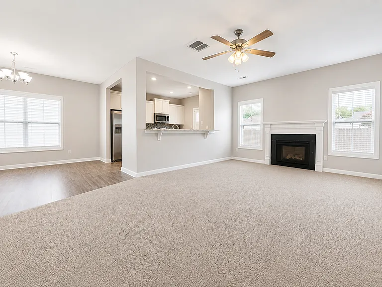 2204 Engle Ave — Photo 8