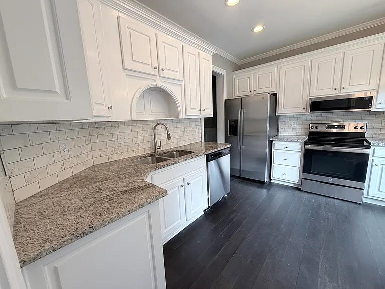 7950 Colquitt Rd — Photo 4