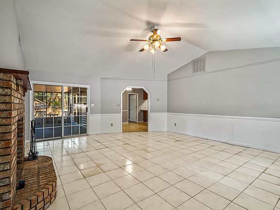 4th image of 3960 Bourbon St