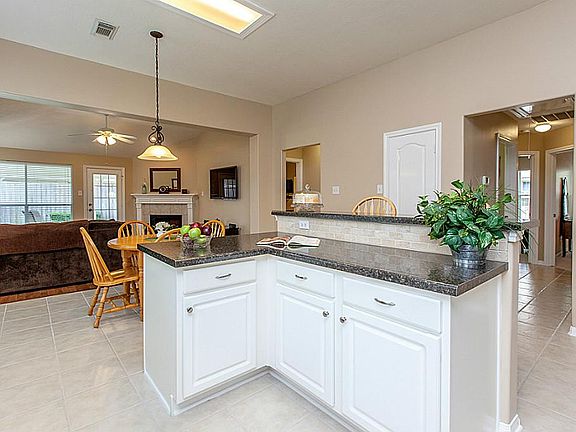 ISLAND KITCHEN & HIGH CEILINGS ~